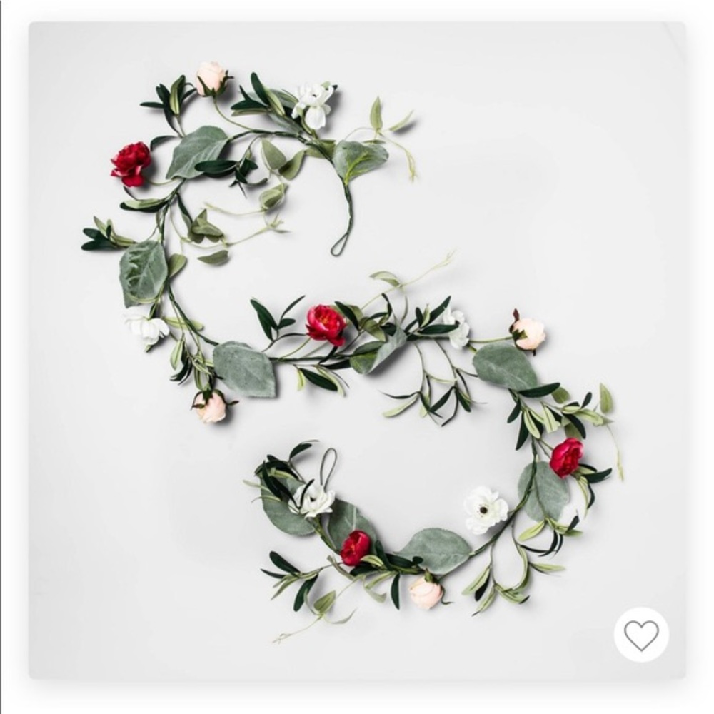 2 New target OPALHOUSE floral garland